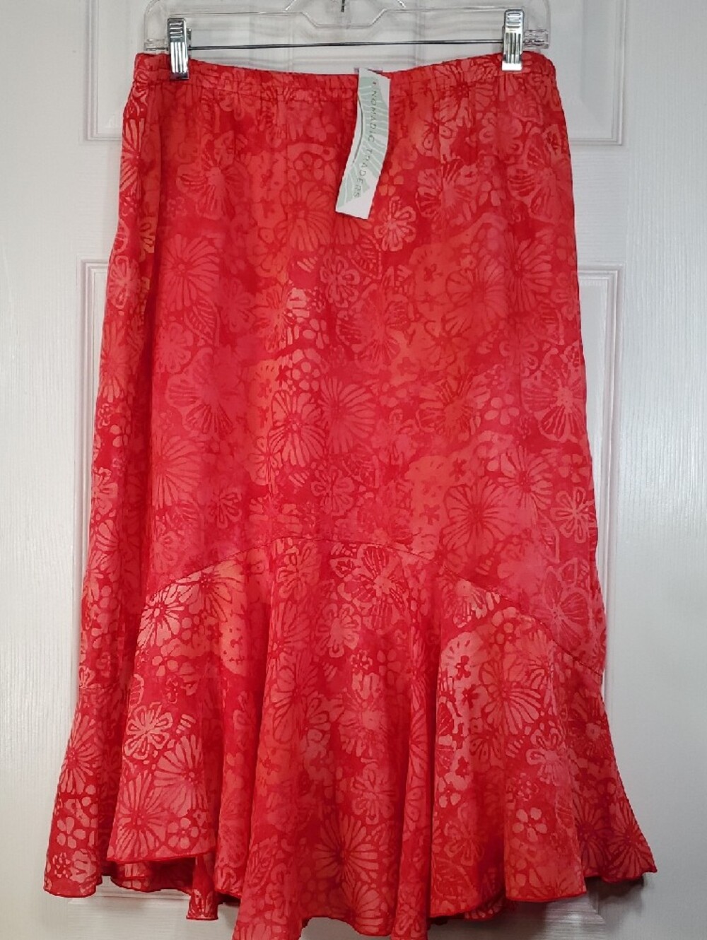 NWT Nomadic Traders Red Floral Flowy Midi Skirt Size Large - Picture 1 of 10